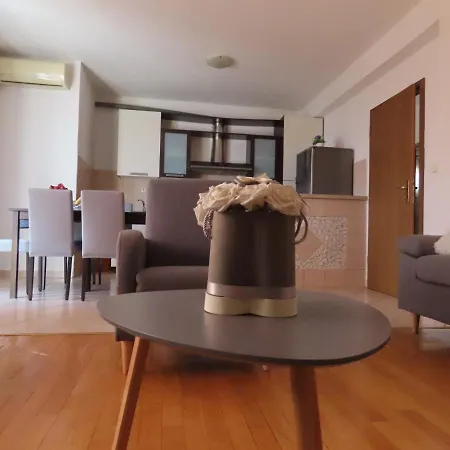 Rita Apartment